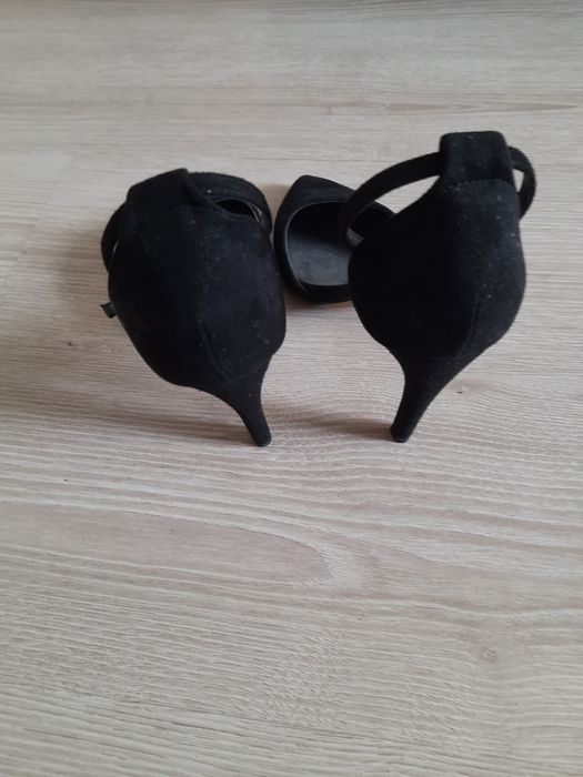 Pantofi eleganti cu toc marimea 39
