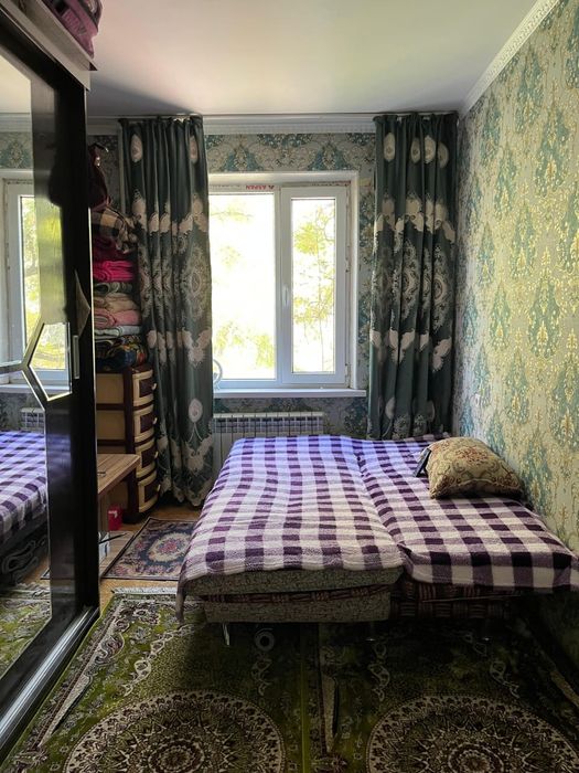 2-комн., 4 мкр., 4 этаж (не угол)