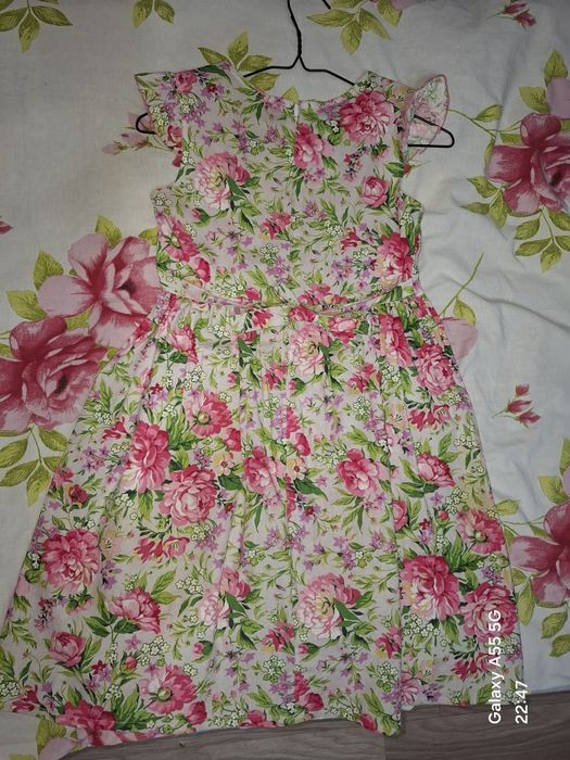 Продам классные платья на девочку