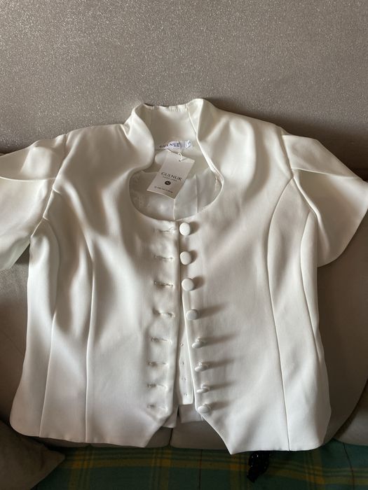 Кофта-пиджак, идеальный образ на 25 мая и тд.