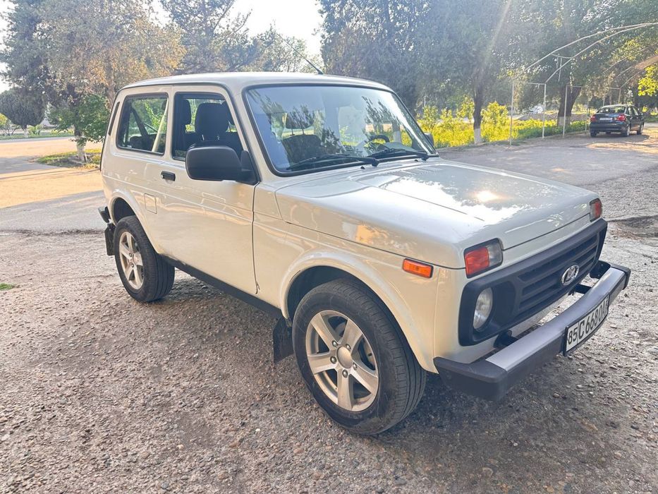 Lada 21011 2021