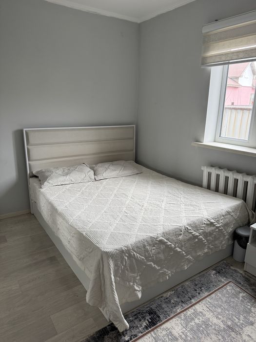 Кровать спальная