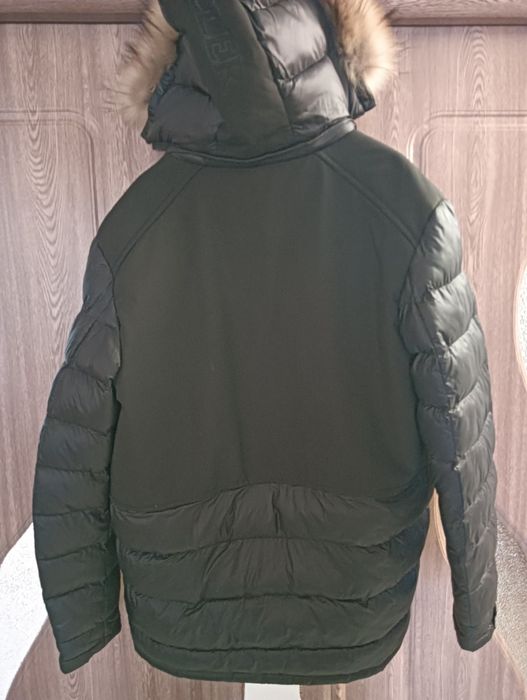 Geaca Moncler urgent