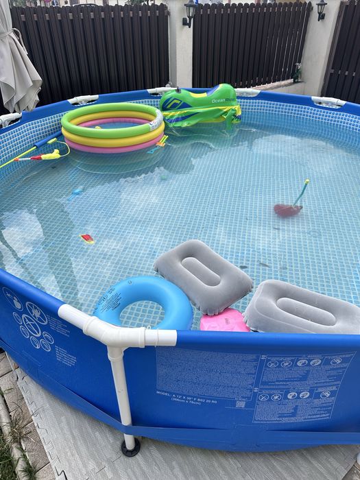 Piscina intex  gata de utilizare
