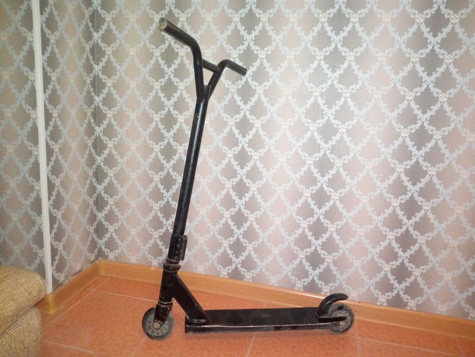 Продам самокат на запчасти