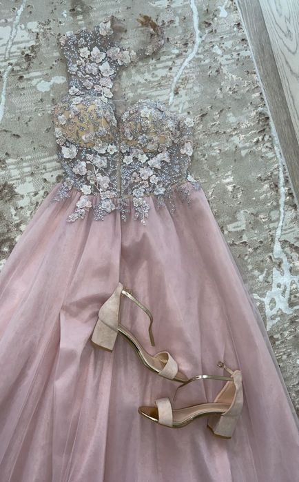 Продам новое платье