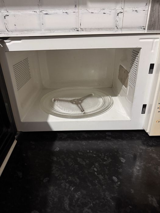 Продам микроволновую печь