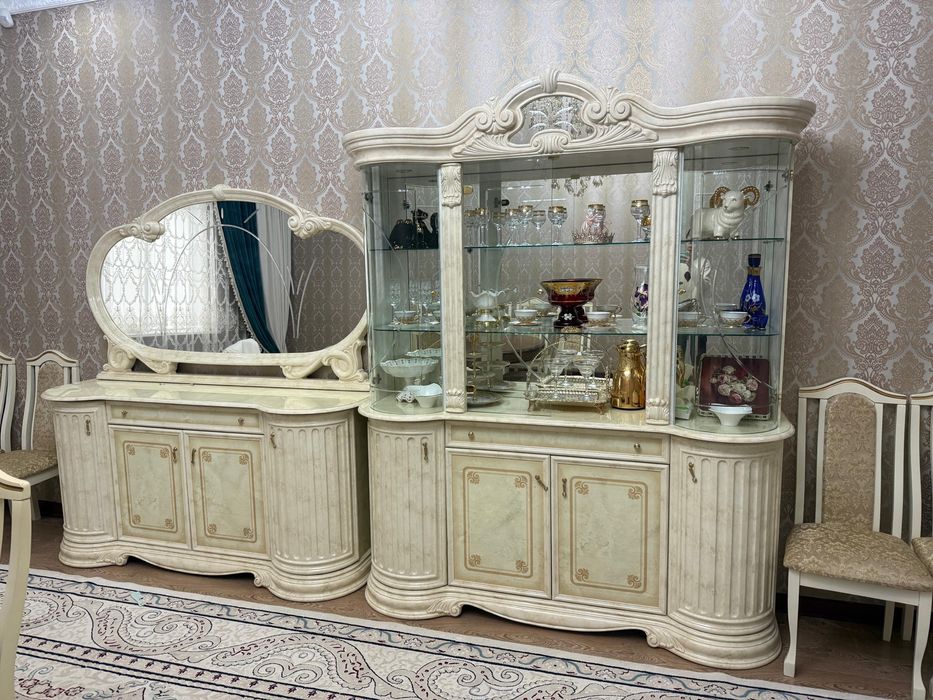 Сервант и комод в зал