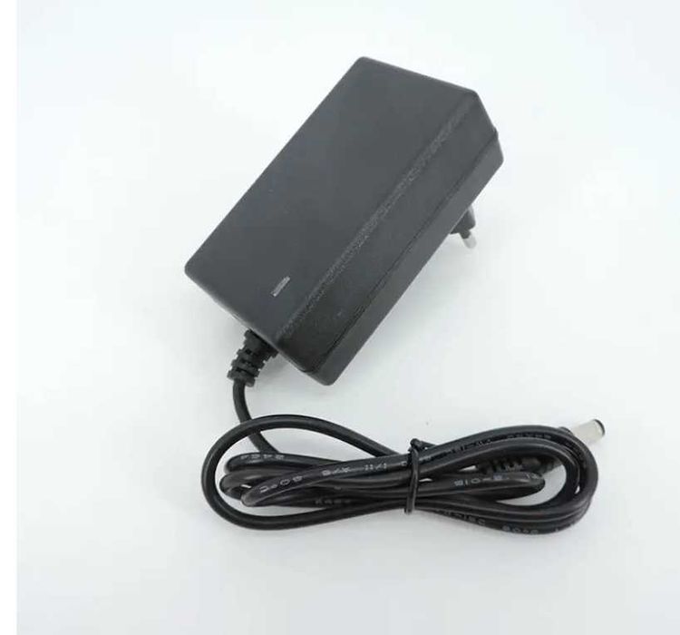 GISAM Стандартно Зарядно за Li Ion батерии за инструменти Gisam,Onevan