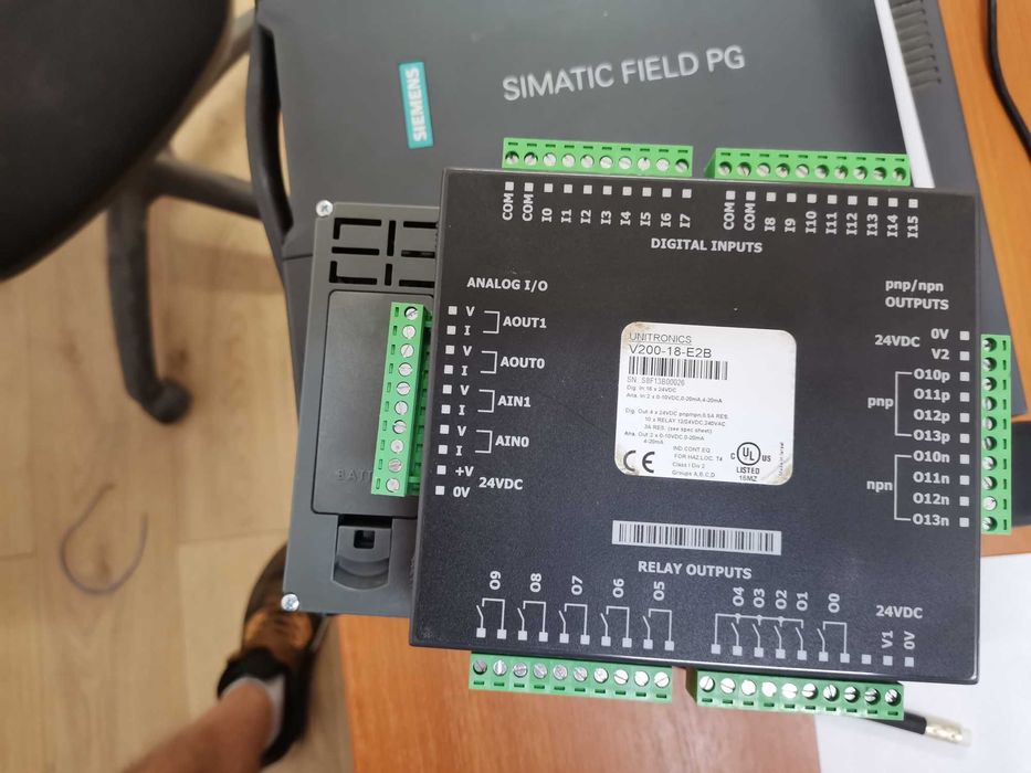 Automat  programabil  - Unitronics