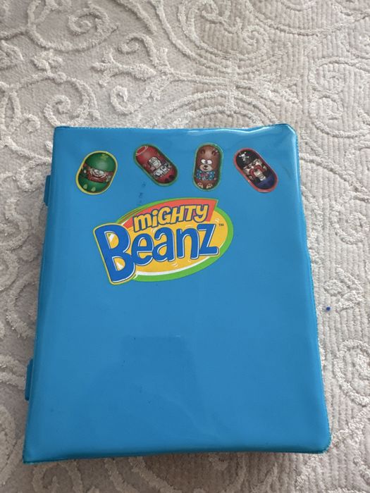 Коллекционые игрушки бобы mighty beanz