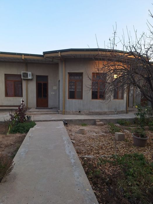 Eski votstroydan 6 sotix 8 xonali shinamgina hovli