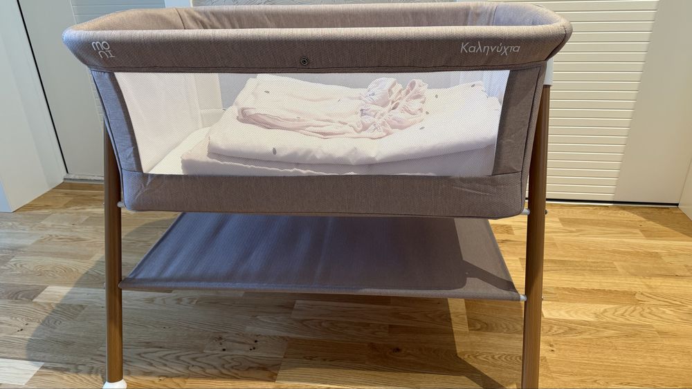 Кошче за новородено next to me