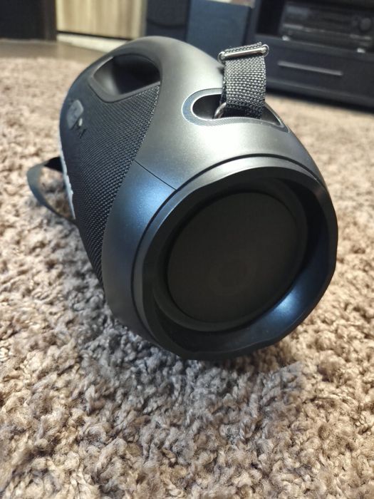 Продам портативную колонку