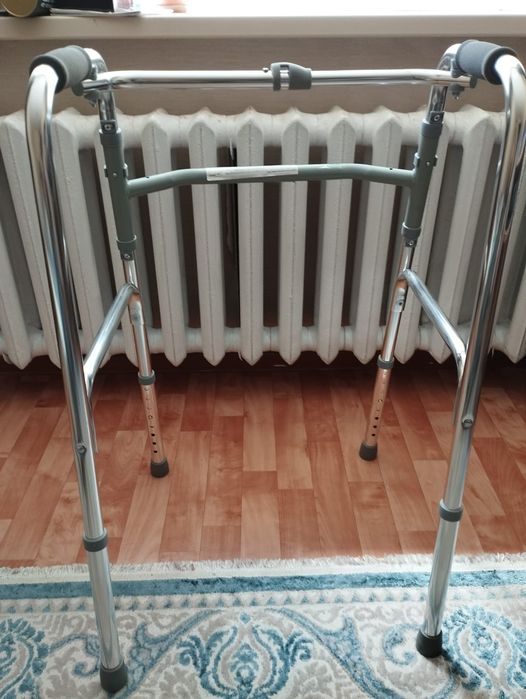Ходунки и костыли