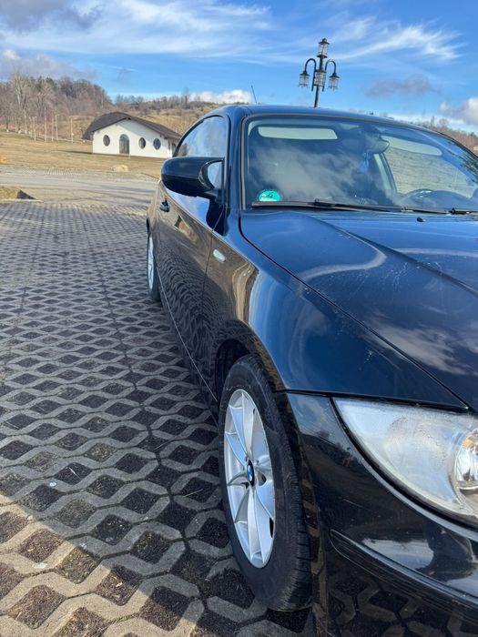 Vând BMW seria 1.