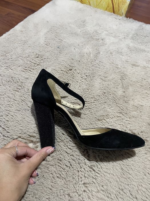 Pantofi eleganți din piele