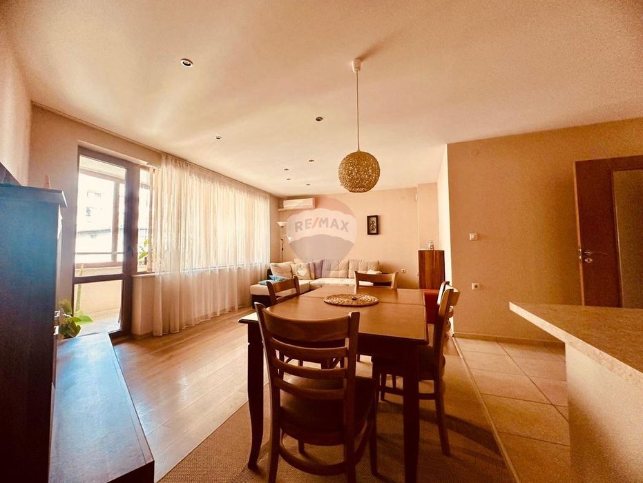 Продава се Тристаен апартамент в Варна, Гранд Мол Варна - 100 кв.м за 2590 €/кв.м - Снимка #10