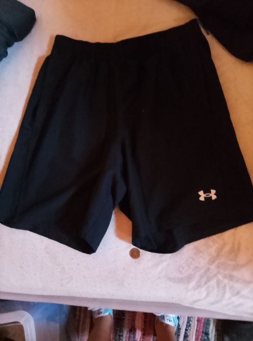 Vând compleu under armour