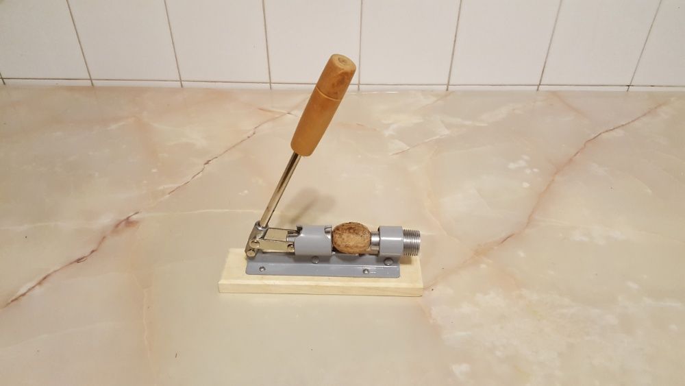 Spargator de nuci