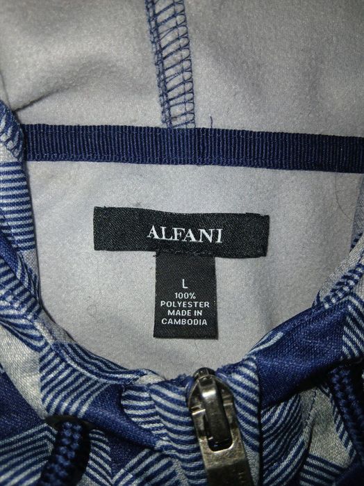 Из США, мужская толстовка 
с капюшоном Alfani на молнии.