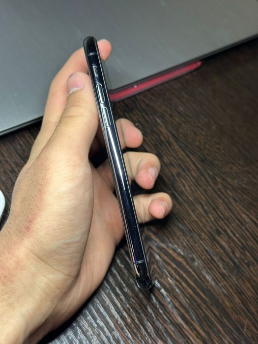 Продам айфон 11 pro