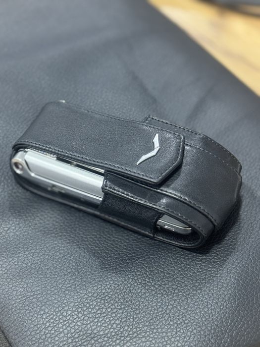 Телефон оригинал vertu  очень редкий модель