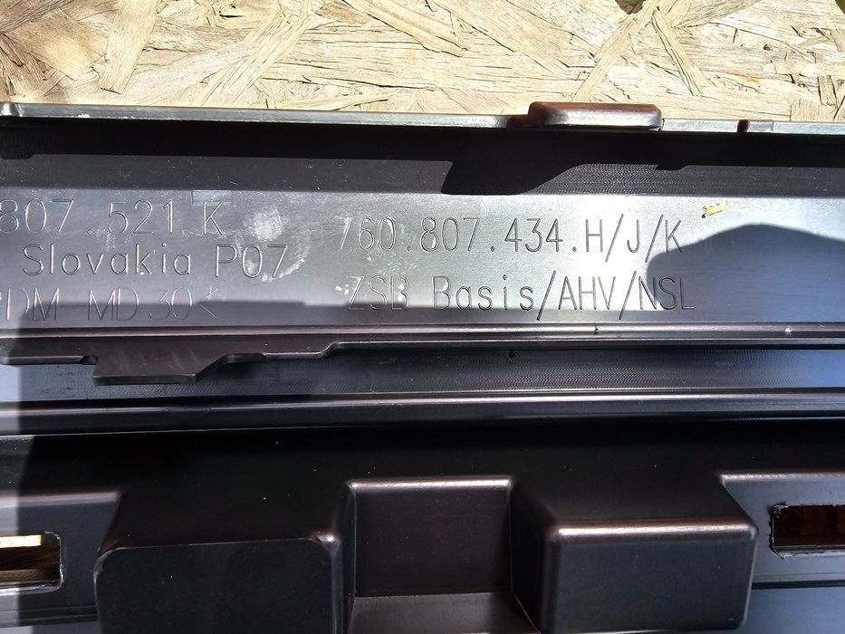 Spoiler difuzor bara spate VW Touareg dupa 2018 NOU