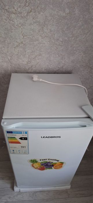 Холодильник Leadbros