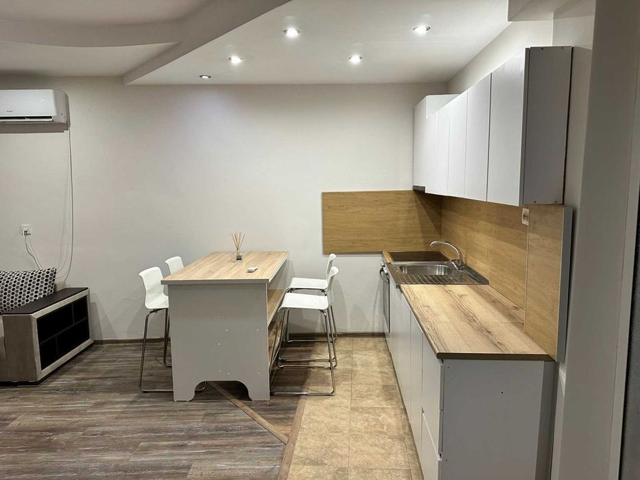 Дава се под наем Двустаен апартамент в Ямбол, Аврен - 60 кв.м за 306 € - Снимка #3