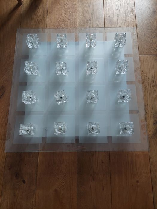 Стъклено осветителбо тяло за таван