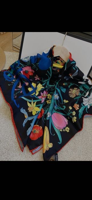 Eșarfe Gucci, modele 2026, 90×90cm, 100%  mătase, 7 modele