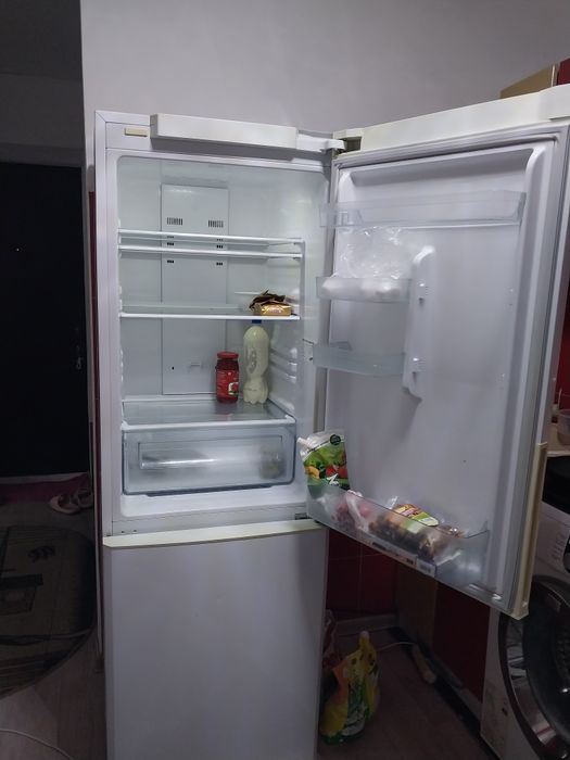 Продам холодильник Samsung Frost