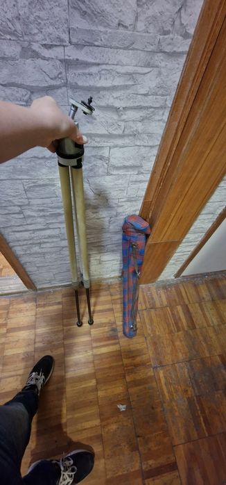 Штатив советский. Высота примерно 120 см.