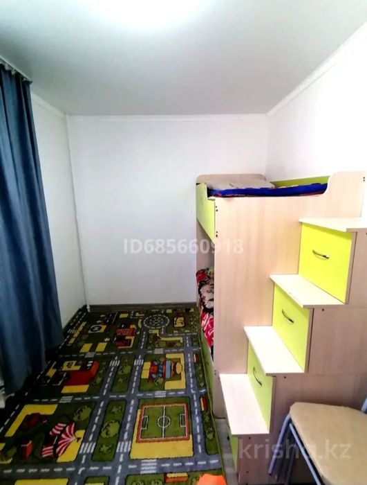 продам 4 х комнатный квартира.