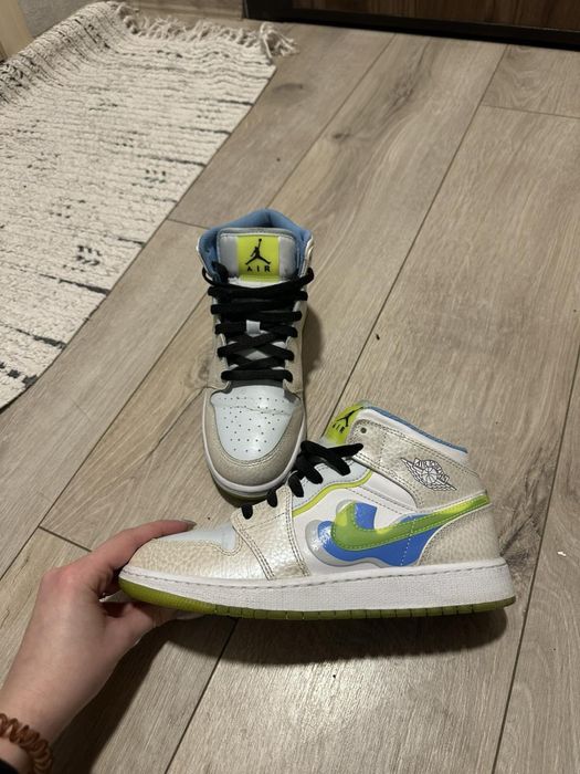 Маратонки Nike Air Jordan Mid 1 SE GS