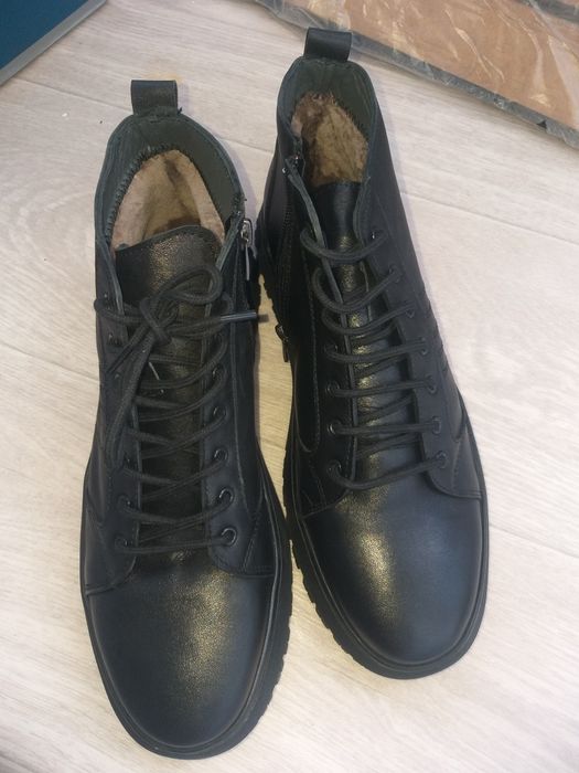 Продаётся зимная обувь