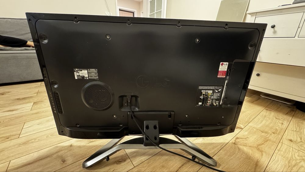 Продам телевизор LG