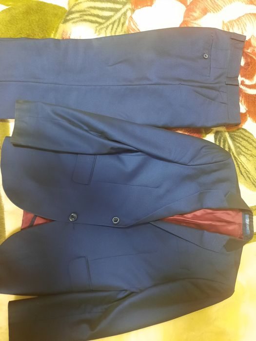 Продам костюм для школьника