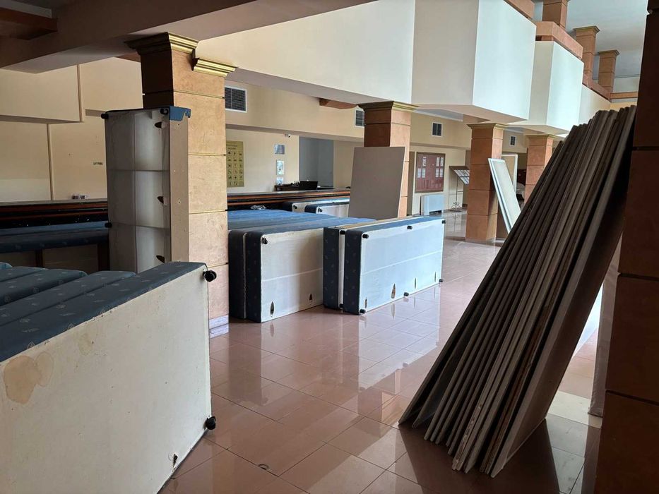 34 бр легла 90/200 без матраци по 70 лв за брой.