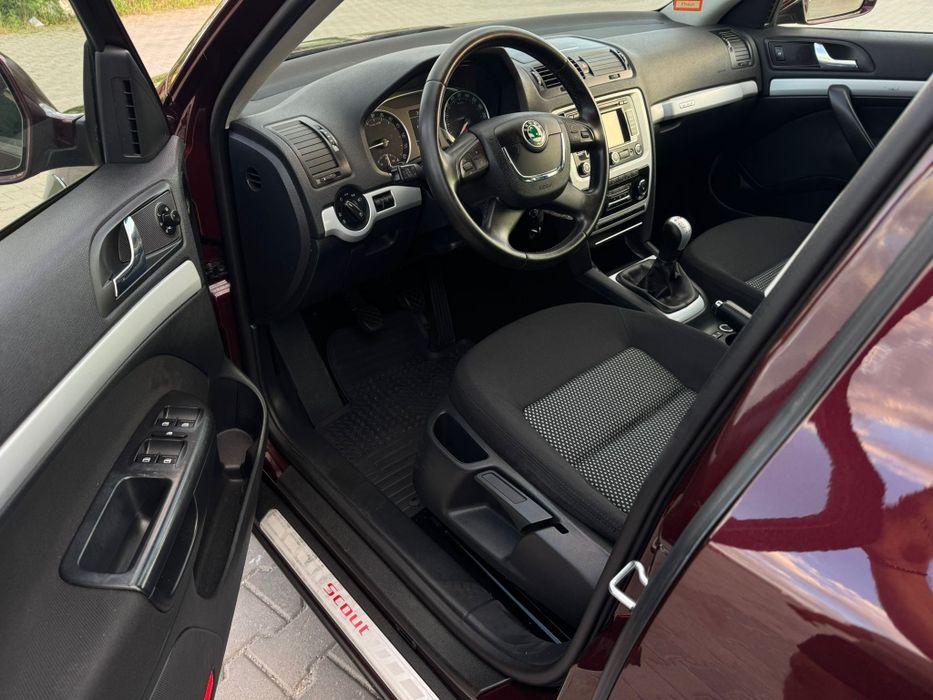 SKODA Octavia 2010 — imagine 5