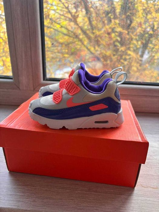 Nike детские кроссовки. Размер 23 цена 200 000