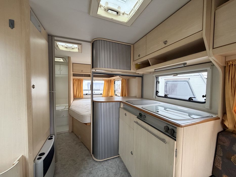 Rulota Kip Star-Line 47 SGB an2001,4 persoane,fransbed,baie