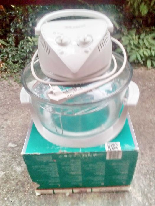 Продавам халогенна готварска фурна