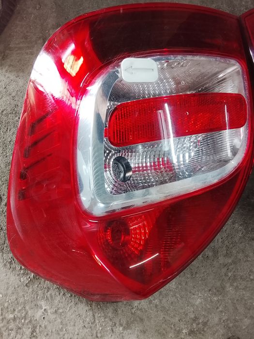 Продам задние фонари на калину2