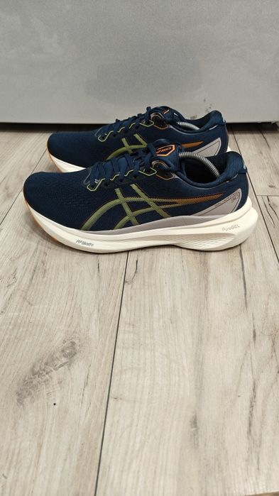 Asics mărimea  44.5