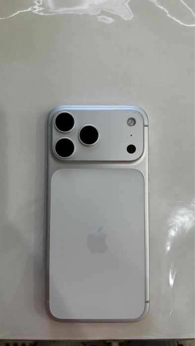 Iphone 17Promax(silver) 256гб