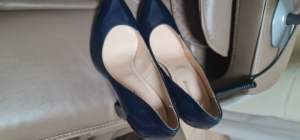 Pantofi stiletto noi fără eticheta.  Superbi.