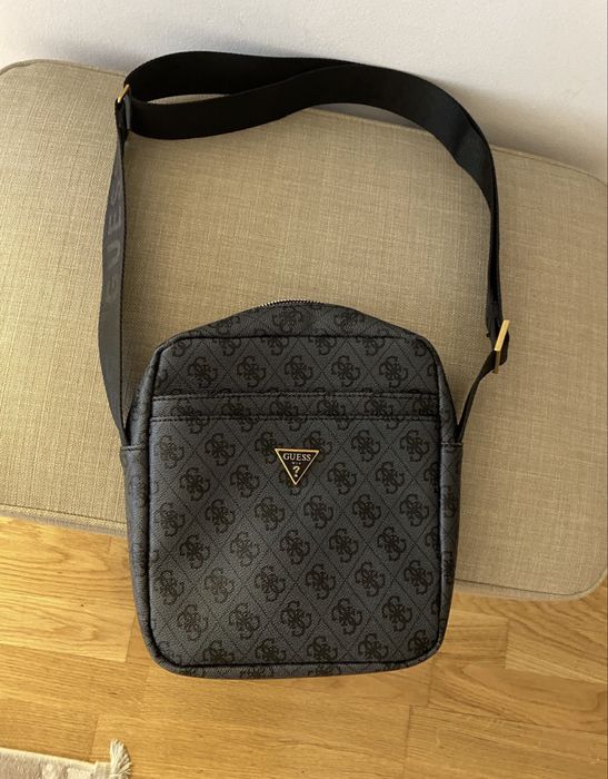 Продам барсетку guess