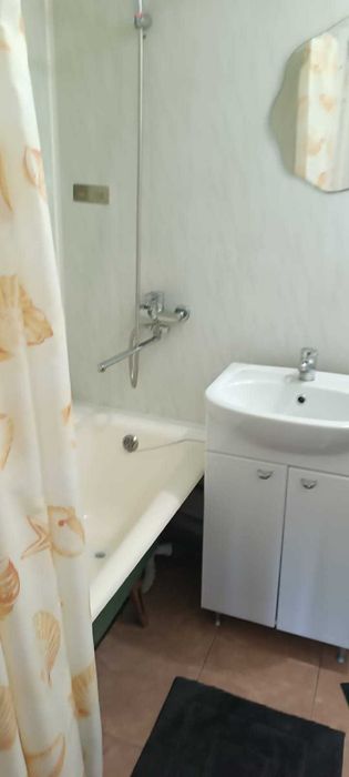 сдам 3 комнатную 130т.